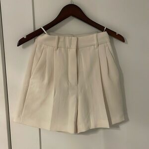 Effortless short mid thigh